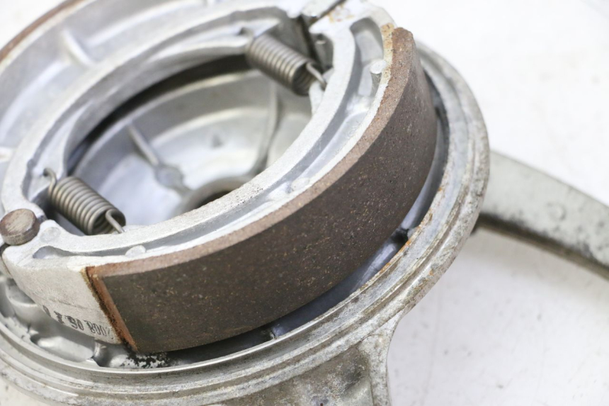 photo de TAMBOR TRASEIRO HYOSUNG GV AQUILA 125 (2000 - 2009) - Pontos de fixação