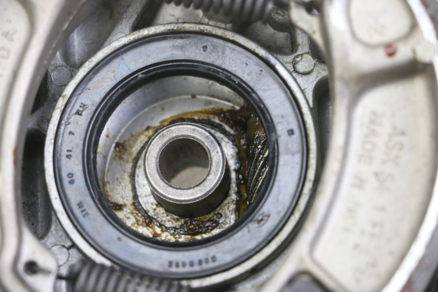 photo de TAMBOR DIANTEIRO HONDA SCV LEAD 100 (2003 - 2007) - Vista de perto