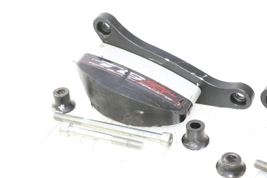 photo de AMORTECEDOR DO MOTOR SUZUKI SV S 650 (2003 - 2009) - Detalhes característicos