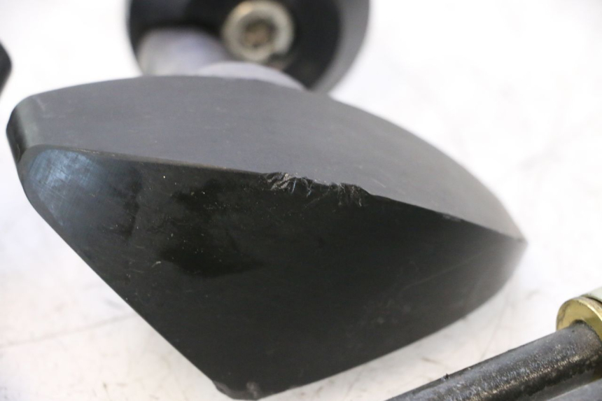 photo de SUPORTE DO MOTOR YAMAHA YZF R6 600 (2008 - 2009) - Zoom do estado de desgaste