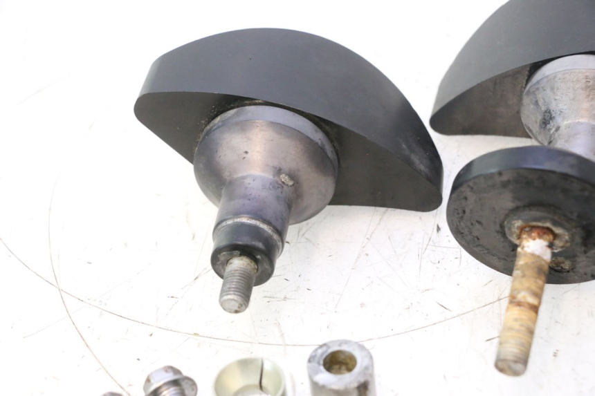 photo de SUPORTE DO MOTOR YAMAHA YZF R6 600 (2008 - 2009) - Marcações e referências