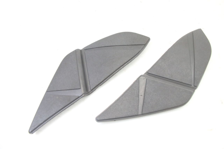 photo de TAPETE DE APOIO PARA PÉ APRILIA ATLANTIC 125 (2003 - 2009) - Detalhe da peça