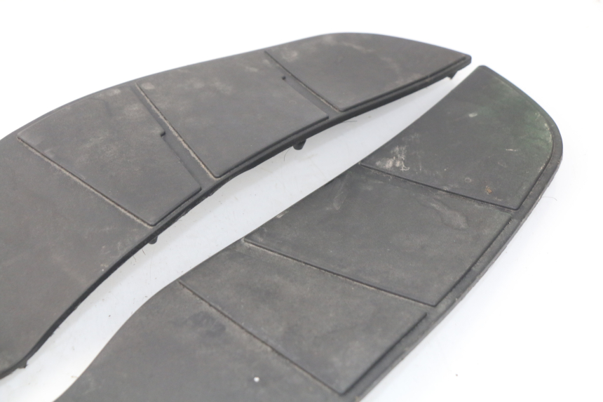 photo de TAPETE DE APOIO PARA PÉ SUZUKI BURGMAN 125 (2007 - 2014) - Detalhe da peça