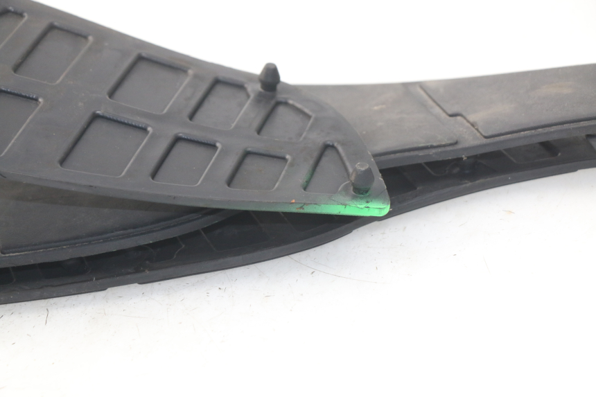 photo de TAPETE DE APOIO PARA PÉ SUZUKI BURGMAN 125 (2007 - 2014) - Ampliação técnica