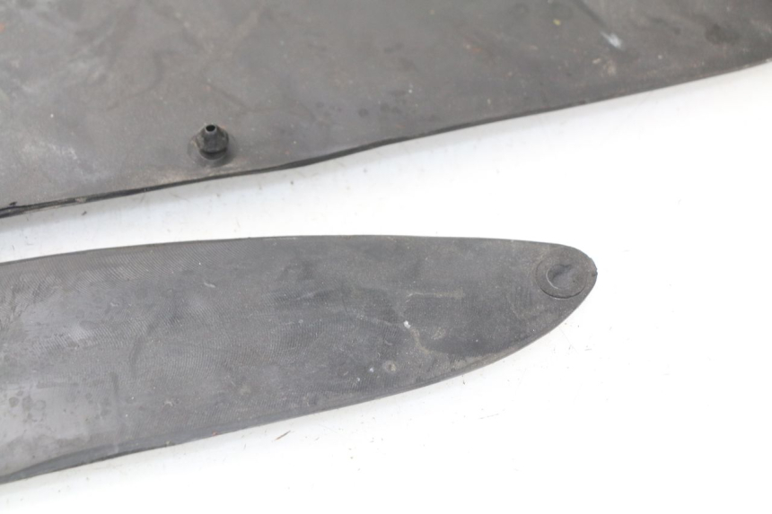 photo de TAPETE DE APOIO PARA PÉ ERIDER CARGO 1 (2009 - 2018) - Detalhe da peça