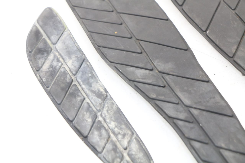 photo de TAPETE DE APOIO PARA PÉ ERIDER CARGO 1 (2009 - 2018) - Pontos de fixação