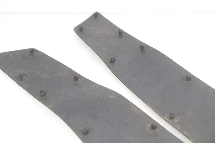 photo de TAPETE DE APOIO PARA PÉ HONDA FES PANTHEON 2T 125 (1998 - 2002) - Detalhe da peça