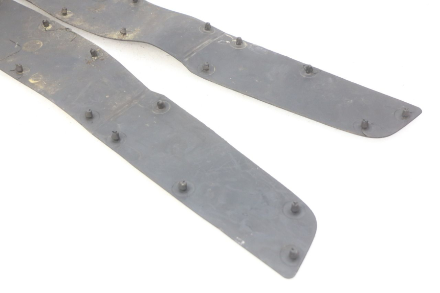 photo de TAPETE DE APOIO PARA PÉ HONDA FES PANTHEON 2T 125 (1998 - 2002) - Outro ângulo de visão