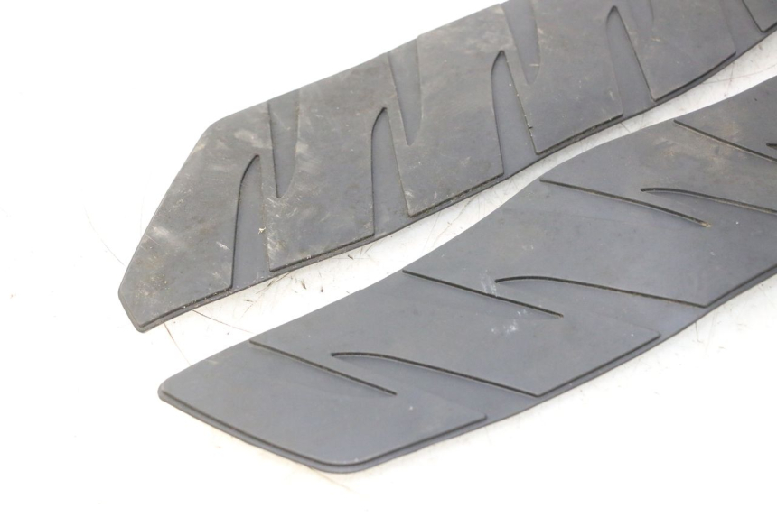 photo de TAPETE DE APOIO PARA PÉ HONDA FJS SILVER WING SILVERWING 400 (2005 - 2008) - Estado da superfície