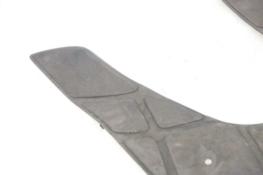 photo de TAPETE DE APOIO PARA PÉ KYMCO GRAND DINK 125 (2002 - 2007) - Detalhe da peça