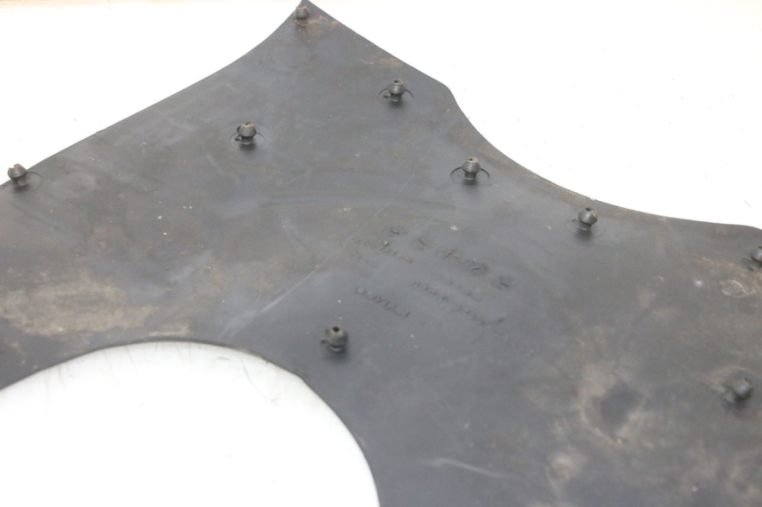 photo de TAPETE DE APOIO PARA PÉ KYMCO GRAND DINK 125 (2002 - 2007) - Estado da superfície