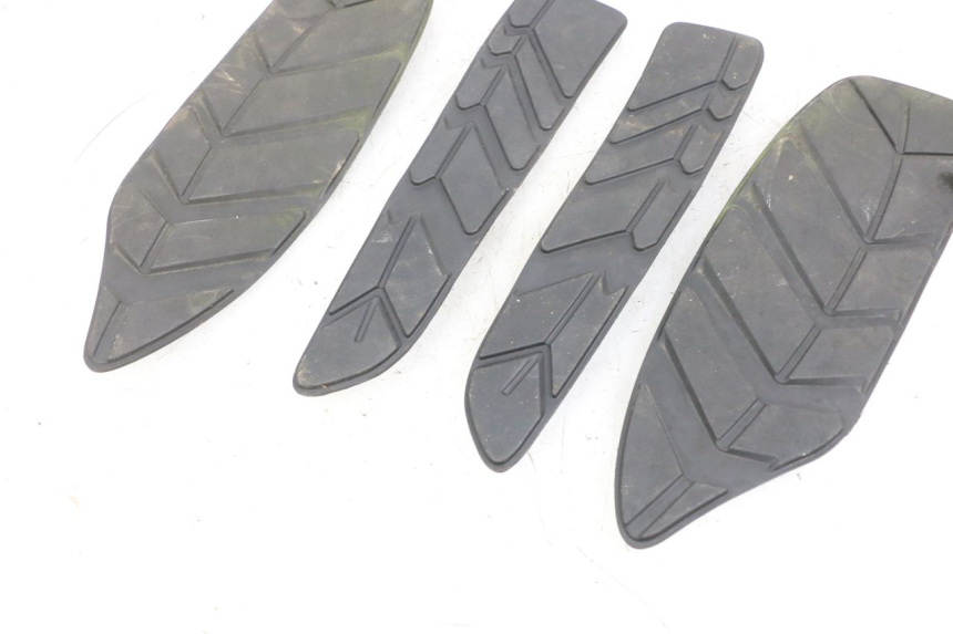 photo de TAPETE DE APOIO PARA PÉ SYM GTS EVO 125 (2009 - 2013) - Pontos de fixação