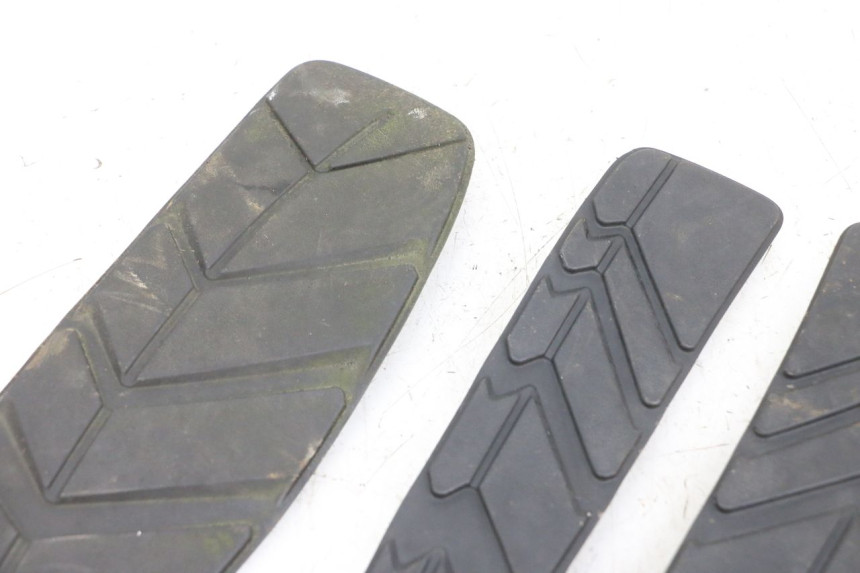 photo de TAPETE DE APOIO PARA PÉ SYM GTS EVO 125 (2009 - 2013) - Peça verificada