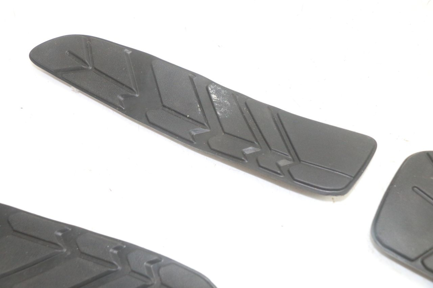 photo de TAPETE DE APOIO PARA PÉ SYM GTS EVO 125 (2009 - 2013) - Zoom do estado de desgaste