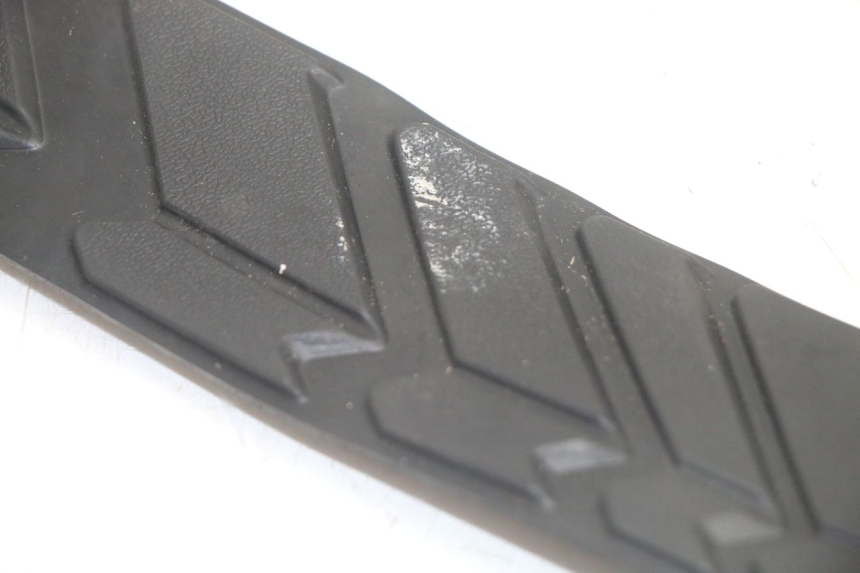 photo de TAPETE DE APOIO PARA PÉ SYM GTS EVO 125 (2009 - 2013) - Outro ângulo de visão