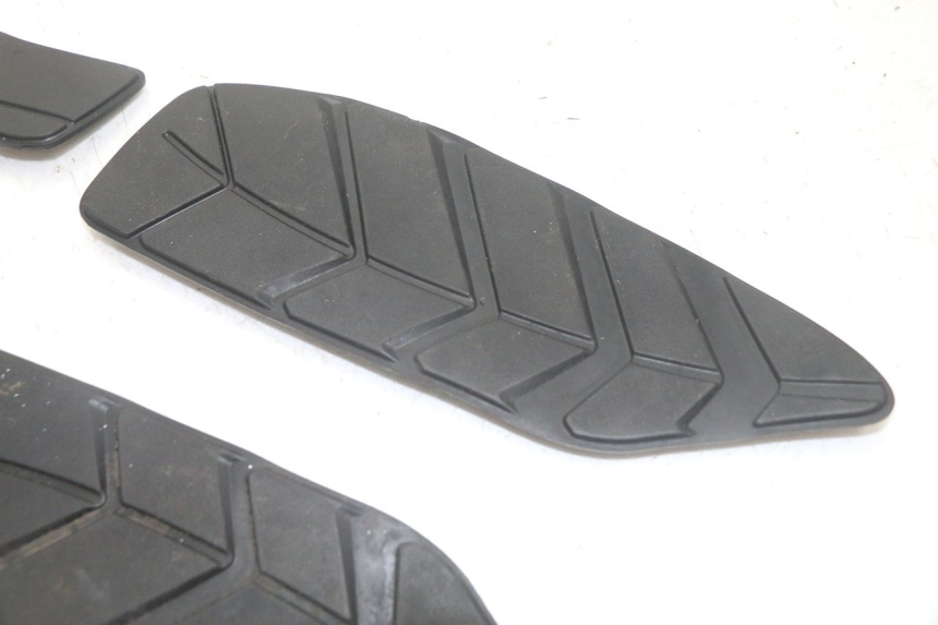 photo de TAPETE DE APOIO PARA PÉ SYM GTS EVO 125 (2009 - 2013) - Vista geral