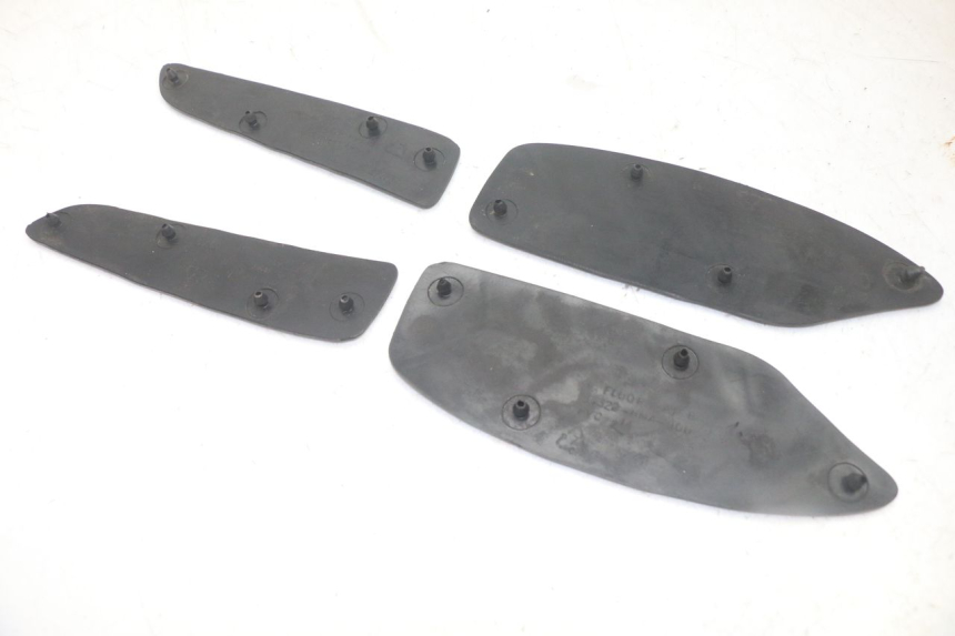 photo de TAPETE DE APOIO PARA PÉ SYM GTS EVO 125 (2009 - 2013) - Pontos de fixação