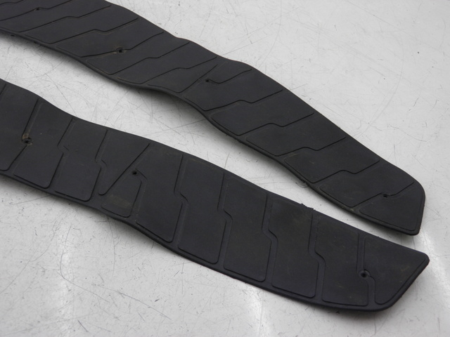 photo de TAPETE DE APOIO PARA PÉ JM MOTOR S-MAX 125 (2010 - 2014) - Pontos de fixação