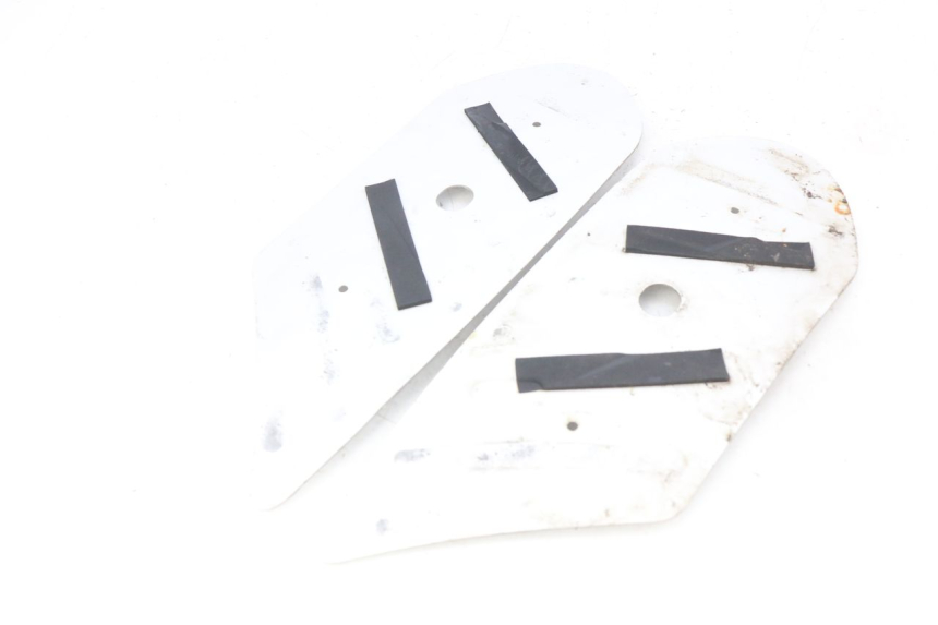 photo de TAPETE DE APOIO PARA PÉ PEUGEOT KISBEE 2T 50 (2010 - 2017) - Detalhe da peça
