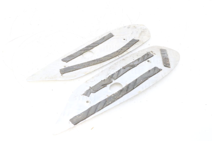 photo de TAPETE DE APOIO PARA PÉ PEUGEOT LUDIX BLASTER 50 (2006 - 2014) - Zoom do estado de desgaste