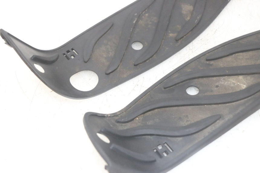 photo de TAPETE DE APOIO PARA PÉ PIAGGIO MP3 HPE 300 (2019 - 2026) - Pontos de fixação