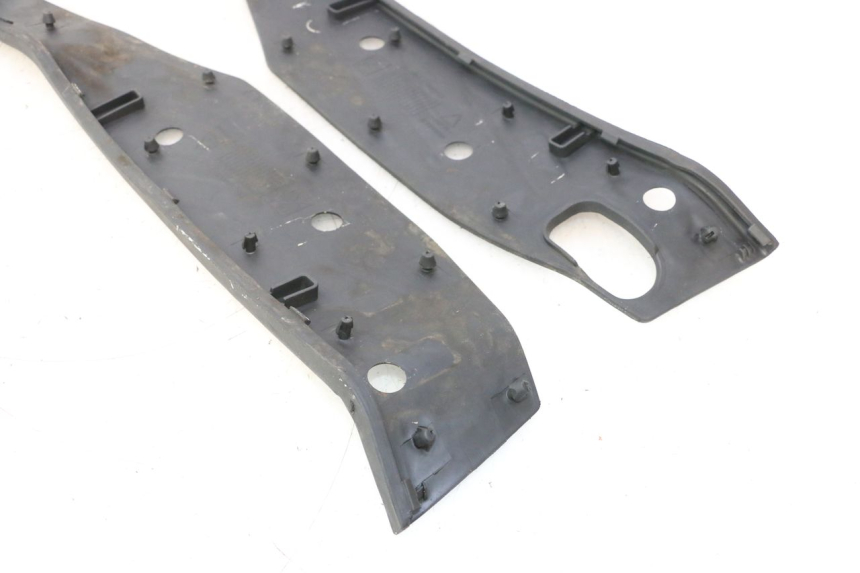 photo de TAPETE DE DESCANSO DE PÉ PIAGGIO MP3 HPE 530 (2022 - 2026) - Detalhe da peça