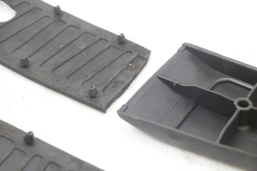 photo de TAPETE DE APOIO PARA PÉ PIAGGIO MP3 LT 400 (2007 - 2012) - Detalhe da peça