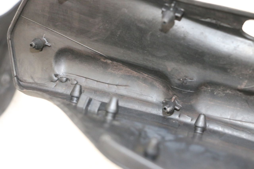photo de TAPETE DE APOIO PARA PÉ YAMAHA NEO'S CORE 1 (2022 - 2026) - Pontos de fixação