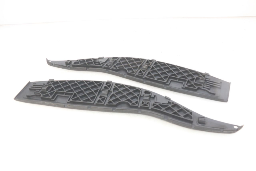 photo de TAPETE DE APOIO PARA PÉ GILERA NEXUS 125 (2009 - 2013) - Detalhe da peça
