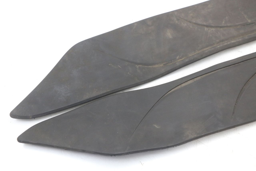 photo de TAPETE DE APOIO PARA PÉ HONDA PCX (JF28) 125 (2009 - 2011) - Detalhe da peça