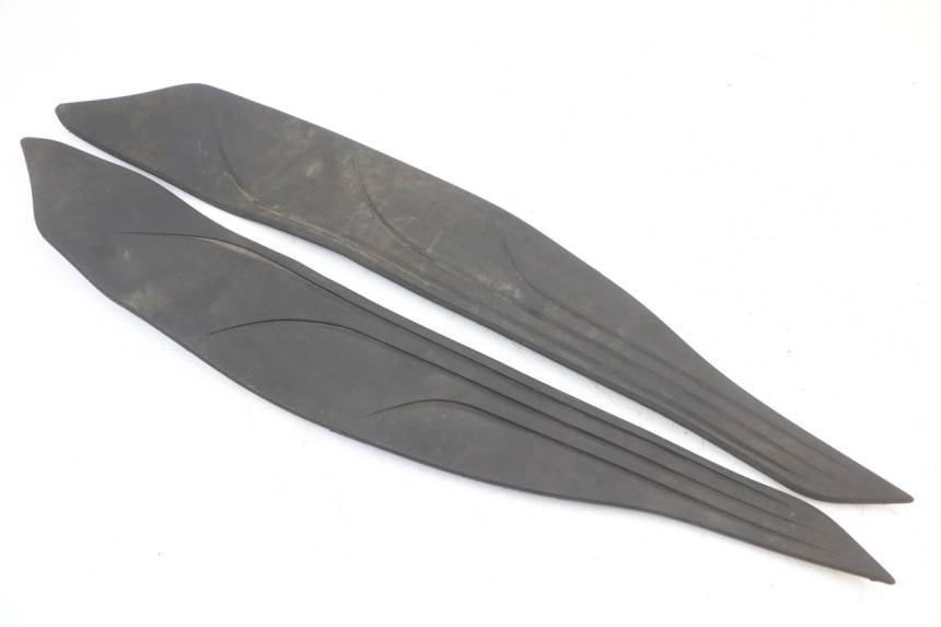 photo de TAPETE DE APOIO PARA PÉ HONDA PCX (JF28) 125 (2009 - 2011) - Outro ângulo de visão