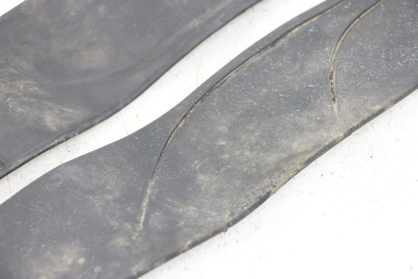 photo de TAPETE DE APOIO PARA PÉ HONDA PCX (JF47) 125 (2012 - 2013) - Outro ângulo de visão