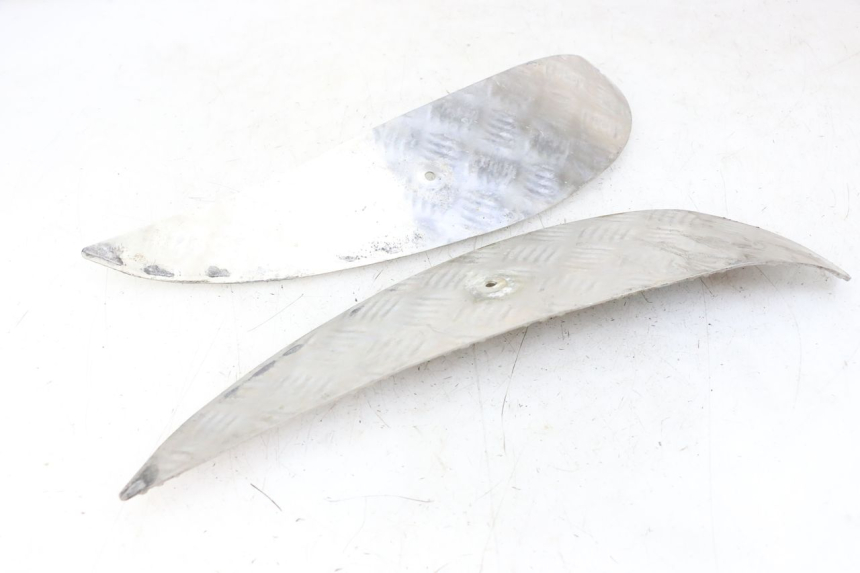 photo de TAPETE DE APOIO PARA PÉ PEUGEOT ELYSTAR 50 (2002 - 2014) - Zoom do estado de desgaste