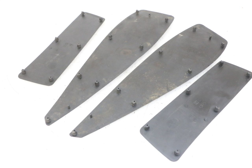 photo de TAPETE DE APOIO PARA PÉ PEUGEOT SATELIS 125 (2013 - 2018) - Outro ângulo de visão