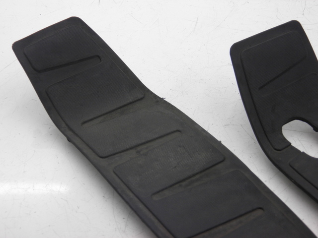 photo de TAPETE DE APOIO PARA PÉ PIAGGIO MP3 400 (2007 - 2009) - Detalhe da peça