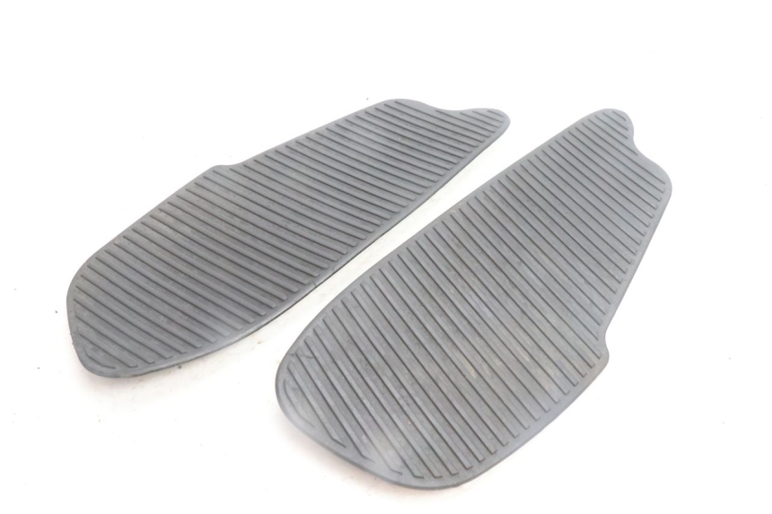 photo de TAPETE DE APOIO PARA OS PÉS GILERA RUNNER SP 50 (2002 - 2004) - Detalhe da peça