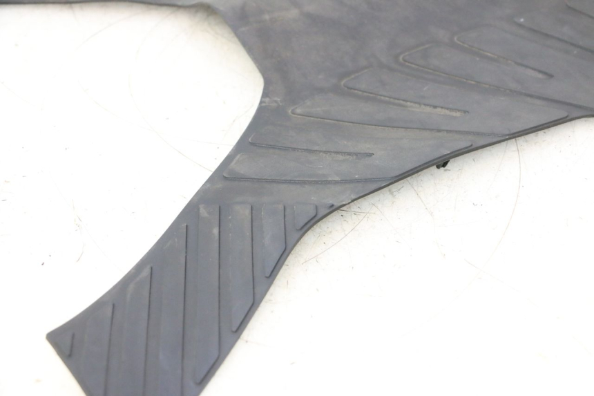 photo de TAPETE DE APOIO PARA OS PÉS DAELIM S2 125 (2006 - 2007) - Detalhes característicos