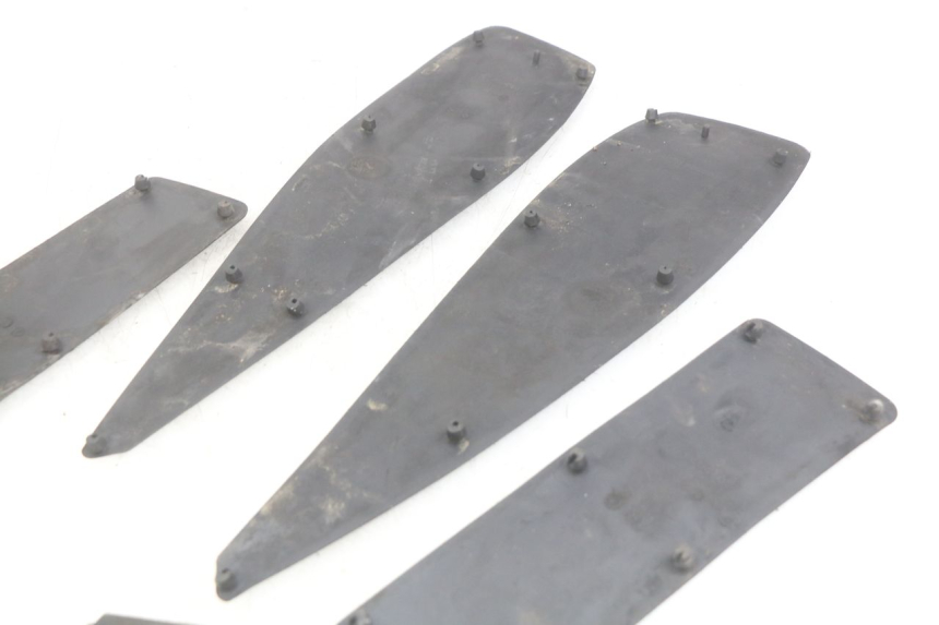photo de TAPETE DE APOIO PARA PÉ PEUGEOT SATELIS 125 (2006 - 2009) - Detalhe da peça