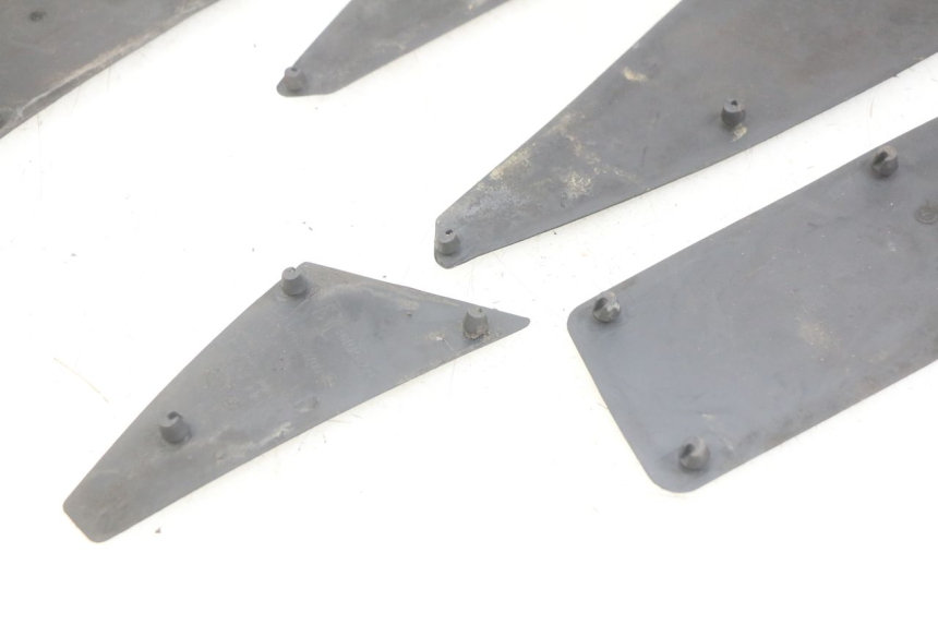 photo de TAPETE DE APOIO PARA PÉ PEUGEOT SATELIS 125 (2006 - 2009) - Outro ângulo de visão