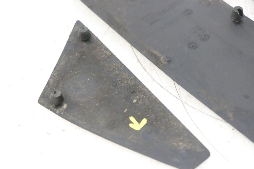 photo de TAPETE DE APOIO PARA PÉ PEUGEOT SATELIS 125 (2006 - 2009) - Estado da superfície