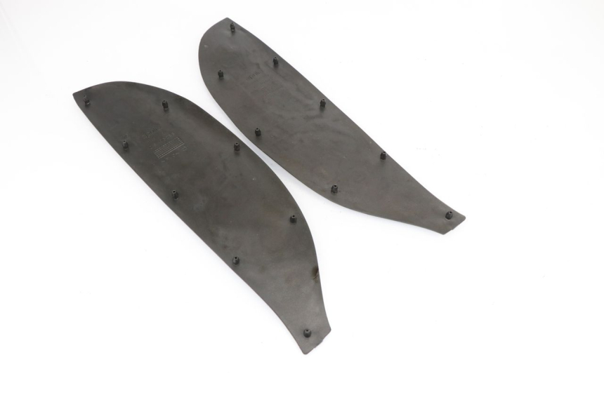 photo de TAPETE DE APOIO PARA PÉ APRILIA SCARABEO GT 125 (1999 - 2007) - Detalhe da peça