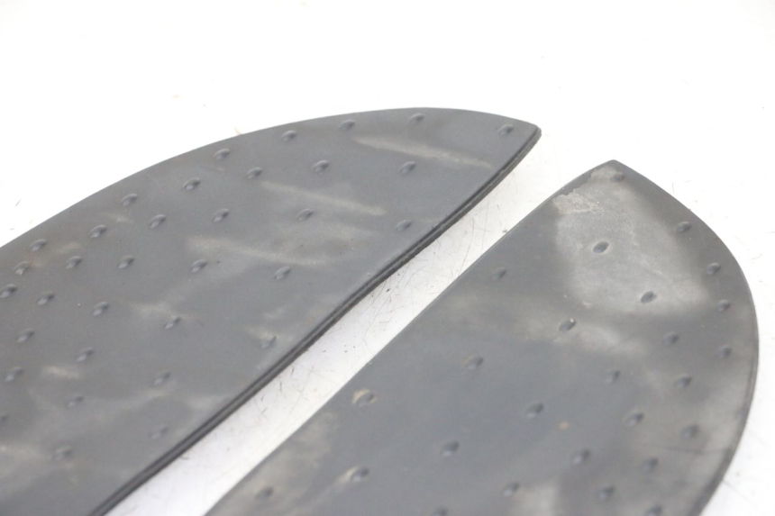 photo de TAPETE DE APOIO PARA PÉ APRILIA SCARABEO GT TOURING 125 (1999 - 2005) - Outro ângulo de visão