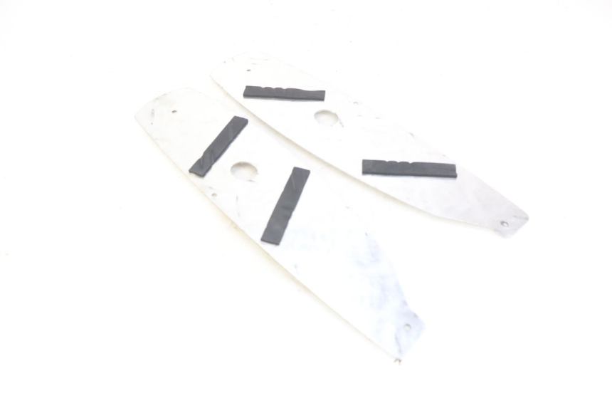 photo de TAPETE DE APOIO PARA PÉ PEUGEOT SPEEDFIGHT 3 AIR 50 (2009 - 2015) - Detalhe da peça