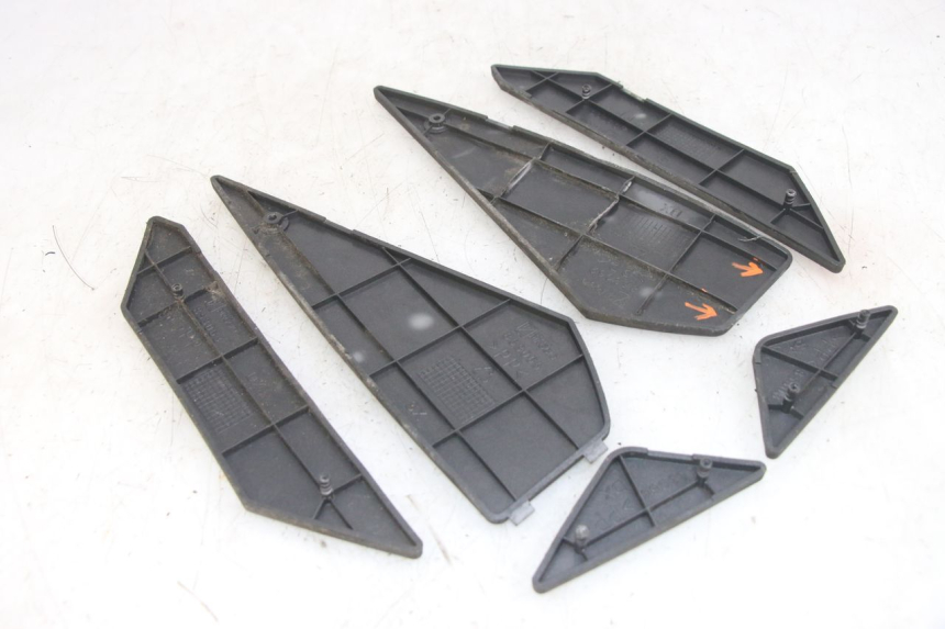 photo de TAPETE DE APOIO PARA PÉ APRILIA SR 2T 50 (2012 - 2017) - Outro ângulo de visão