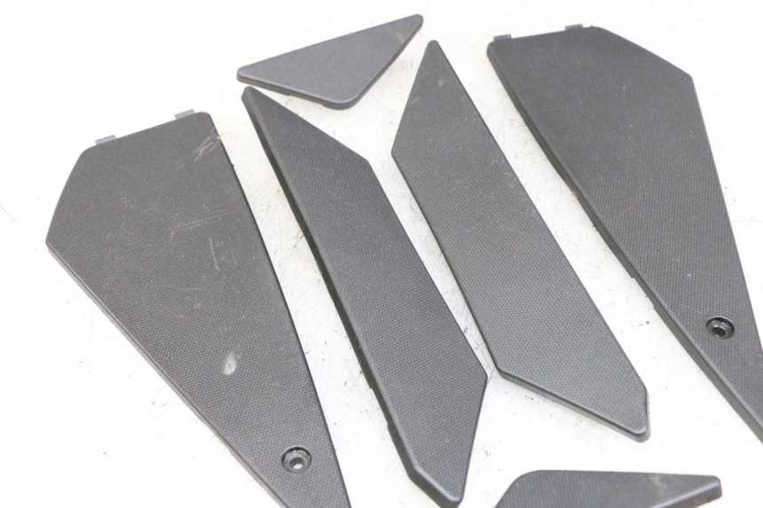 photo de TAPETE DE APOIO PARA PÉ APRILIA SR MOTARD 50 (2012 - 2018) - Zoom do estado de desgaste