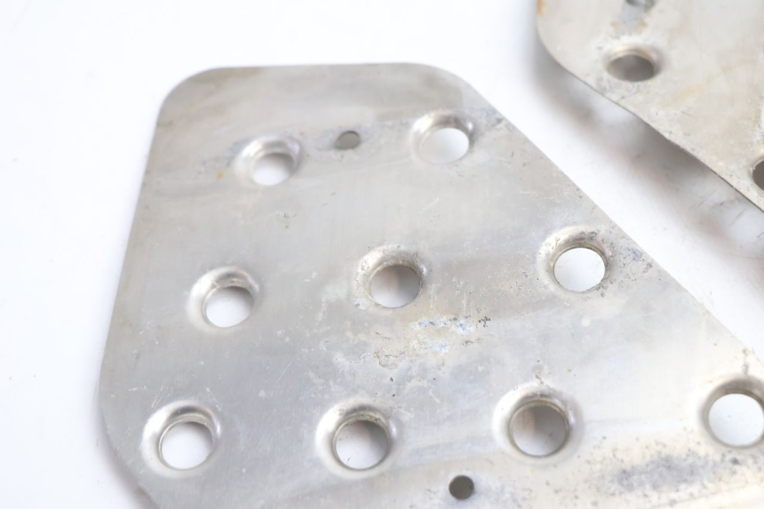 photo de TAPETE DE APOIO PARA PÉ PEUGEOT VIVACITY 50 (2004 - 2009) - Detalhe da peça