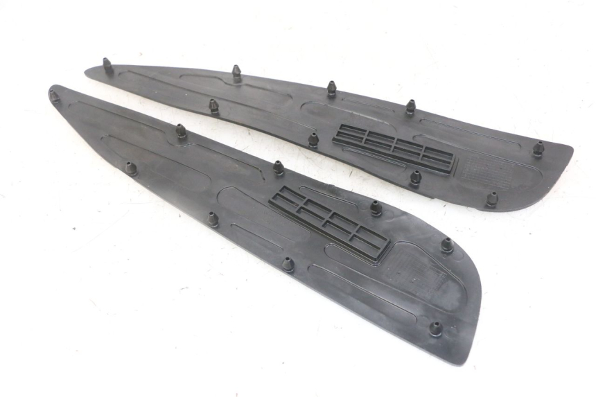 photo de TAPETE DE APOIO PARA PÉ YAMAHA X-MAX XMAX 125 (2010 - 2013) - Zoom do estado de desgaste