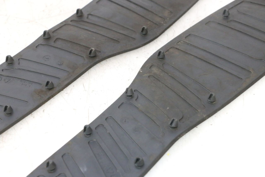photo de TAPETE DE APOIO PARA PÉ PIAGGIO X8 STREET 125 (2006 - 2007) - Pontos de fixação