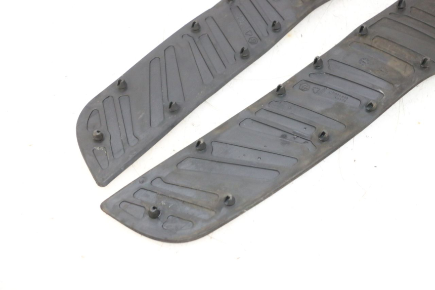 photo de TAPETE DE APOIO PARA PÉ PIAGGIO X8 125 (2004 - 2007) - Ampliação técnica