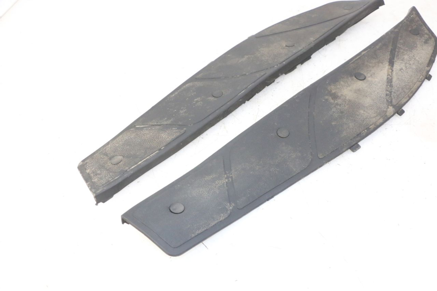 photo de TAPETE DE APOIO PARA PÉ PIAGGIO X9 EVOLUTION 125 (2003 - 2007) - Pontos de fixação